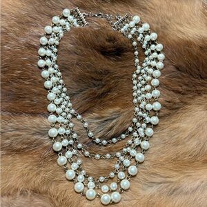 Elegant Pearl and Silver Necklace